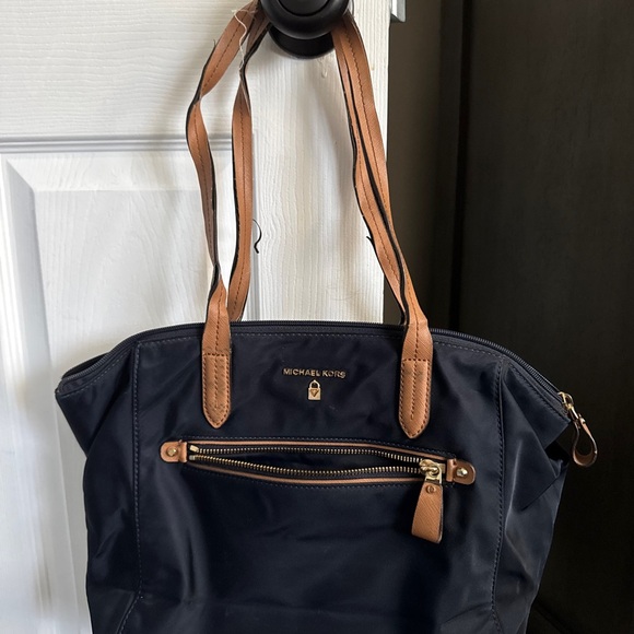 Michael Kors Handbags - Michael Kors Kelsey Navy Tote with Brown Accents